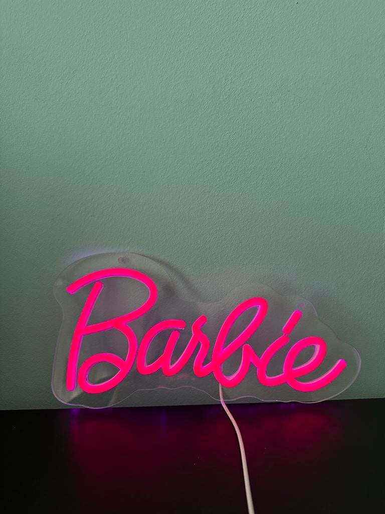 BARBIE - Neon Lamp | LED | Y2K | Mattel | Pink | Nachtlampje, Ophalen of Verzenden, Overige materialen, Wandlamp Barbie