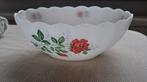 Vintage Arcopal glazen schaal met rozen, Huis en Inrichting, Keuken | Servies, Ophalen of Verzenden, Overige stijlen, Glas, Schaal of Schalen