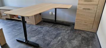 Hoek bureau  