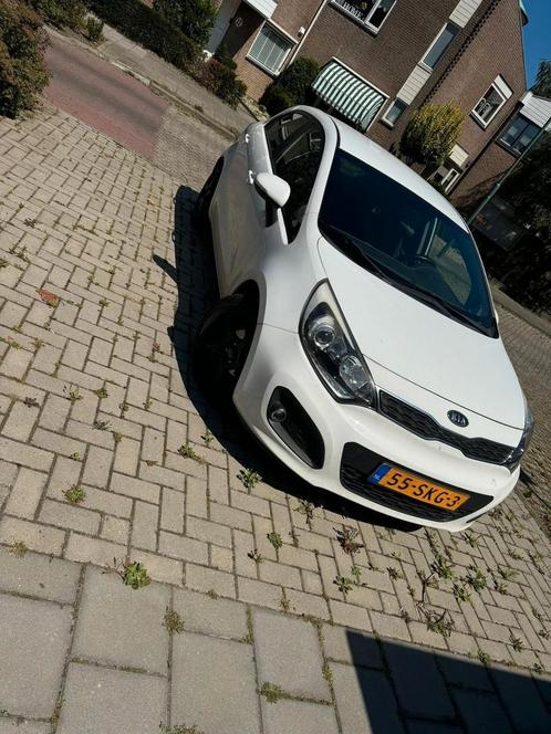 Kia Rio 1.2 I 5DRS 2011 Wit, Auto's, Kia, Particulier, Rio, Benzine, A, Hatchback, Handgeschakeld, Origineel Nederlands, Wit, Voorwielaandrijving