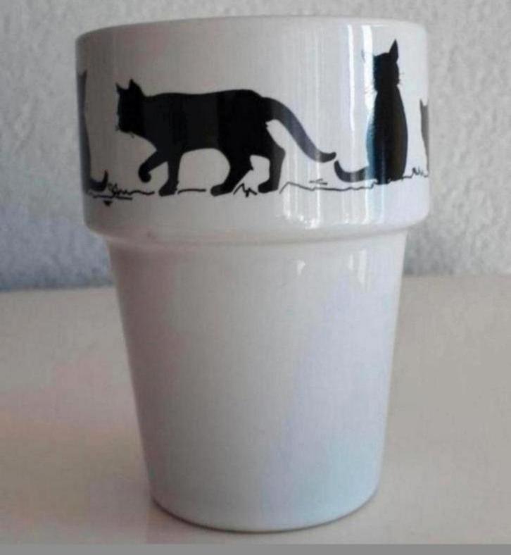 Melkbeker Zwarte Katten, Huis en Inrichting, Keuken | Servies, Zo goed als nieuw, Kop(pen) en/of Schotel(s), Overige stijlen, Ophalen of Verzenden