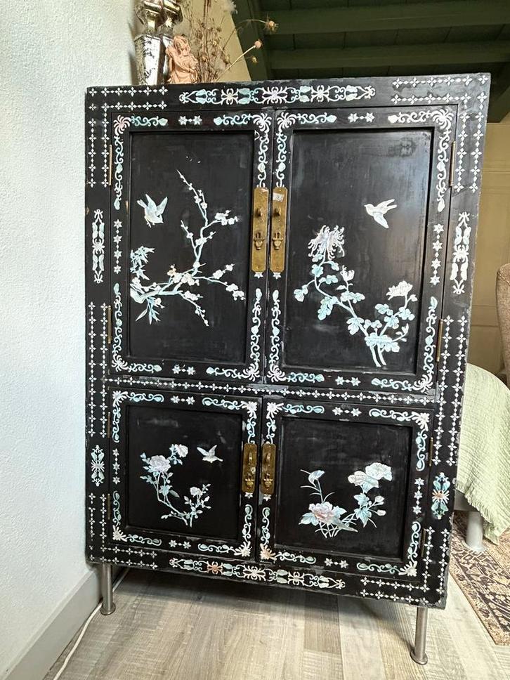 Antieke Chinese parelmoer ingelegde bruidskast, Antiek en Kunst, Antiek | Meubels | Kasten, Ophalen