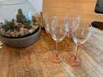 4 wijnglazen met zalm/roze voet, Ophalen, Zo goed als nieuw, Overige typen