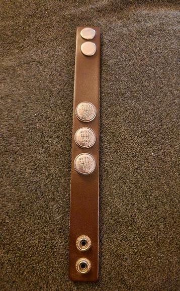 Leren armband met 3 versnellingspook buttons 6 versnellingen beschikbaar voor biedingen