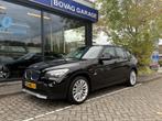 BMW X1 sDrive18i, Auto's, BMW, X1, Zwart, Origineel Nederlands, Handgeschakeld