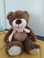 Zachte Teddybeer met Sjaal - Zo Goed Als Nieuw, Ophalen of Verzenden, Zo goed als nieuw, Beer