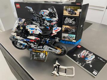 LEGO TECHNIC BMW M 1000 RR (42130) beschikbaar voor biedingen