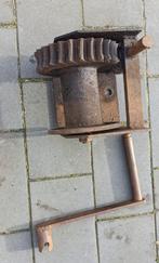 Originele veiligheidslier, Ophalen