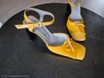 Leuke ,vrolijke schoenen met een hak mt 37., Ophalen of Verzenden, Zo goed als nieuw