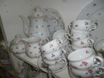 Koffieservies Mitterteich Bavaria met roze roosjes beschikbaar voor biedingen