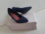 Anna Field imitatiesuede pump donkerblauw maat 38, Kleding | Dames, Schoenen, Ophalen, Zo goed als nieuw, Blauw