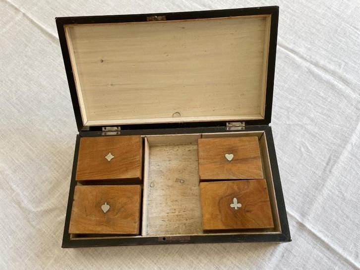 Vintage Bridge of Poker doosje met fiches, Antiek en Kunst, Antiek | Speelgoed, Ophalen