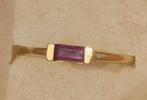 Gouden Ring met Amethist, Ophalen of Verzenden, Zo goed als nieuw, 17 tot 18, Met edelsteen