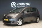 Toyota Verso-S 1.3 VVT-i Comfort Plus + CAMERA / TREKHAAK, Auto's, Voorwielaandrijving, Euro 5, Stof, Gebruikt