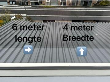 Dakplaten geïsoleerd beschikbaar voor biedingen