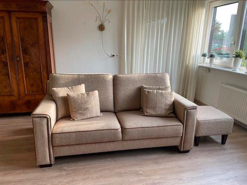 Nette 2,5 zits bank met bies en binnenvering, Huis en Inrichting, Banken | Bankstellen, Gebruikt, Tweepersoons, 150 tot 200 cm