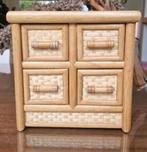 Rotan.
Mini opbergkastje, b.v.voor sieraden., Ophalen of Verzenden, Zo goed als nieuw