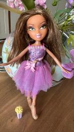 BRATZ YASMIN DOLL groene ogen First Edition, Verzamelen, Poppen, Ophalen of Verzenden, Zo goed als nieuw, Pop