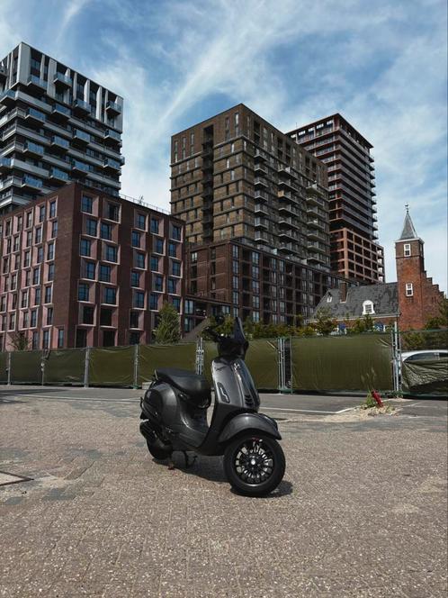Vespa sprint 21’ agaath grijs, Fietsen en Brommers, Scooters | Vespa, Zo goed als nieuw, Vespa S, Maximaal 45 km/u, Benzine, Ophalen of Verzenden