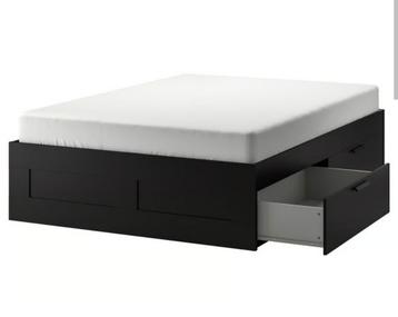 IKEA BRIMNES
Bed met opberglades, zwart, 140x200 cm