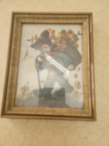 vintage houten lijstje met Hummeltje foto 1 en 2 beschikbaar voor biedingen