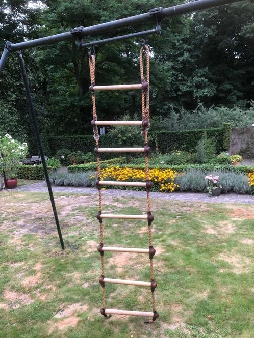 Touwladder van ruim 3 meter lang, Doe-het-zelf en Verbouw, Ladders en Trappen, Gebruikt, Ladder, 2 tot 4 meter, Opvouwbaar of Inschuifbaar