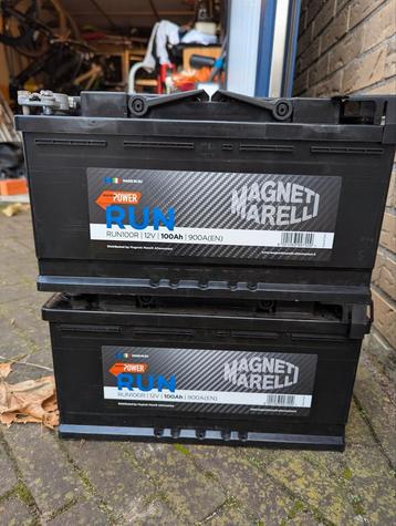 Twee Magneti Marelli accu's 12v 100ah 900a beschikbaar voor biedingen
