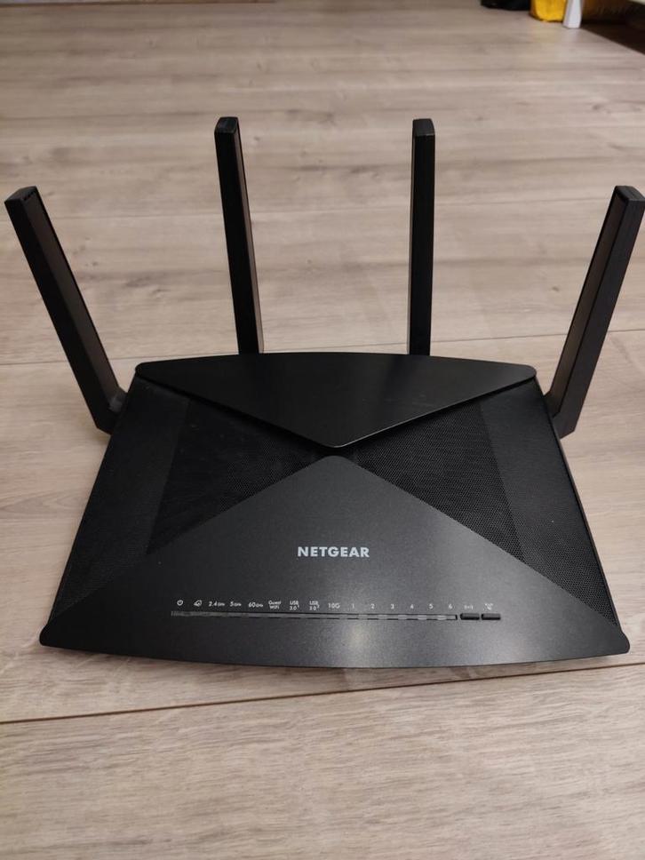 NETGEAR NIGHTHAWK X10 (AD7200), Computers en Software, Routers en Modems, Zo goed als nieuw, Router, Ophalen