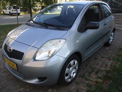 Toyota Yaris 1.3 VVTi Terra, Auto's, Toyota, Te koop, Yaris, ABS, Airbags, Boordcomputer, Centrale vergrendeling, Elektrische buitenspiegels