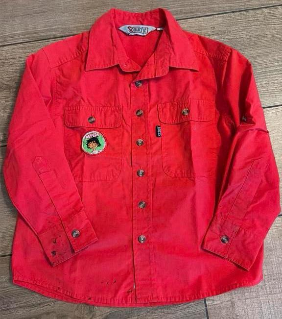 Scouting blouse Bevers rood maat 122, Verzamelen, Scouting, Gebruikt, Kleding, Ophalen of Verzenden