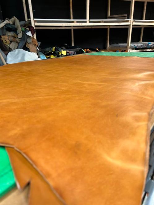 Cognac kleur Tuigleer 2 stuks hele huid CT1-2, Hobby en Vrije tijd, Stoffen en Lappen, Nieuw, Katoen, 120 cm of meer, Ophalen of Verzenden