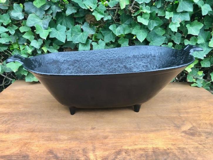 Te koop: Oude gietijzeren kolenbak met handgrepen., Antiek en Kunst, Antiek | Woonaccessoires, Ophalen of Verzenden