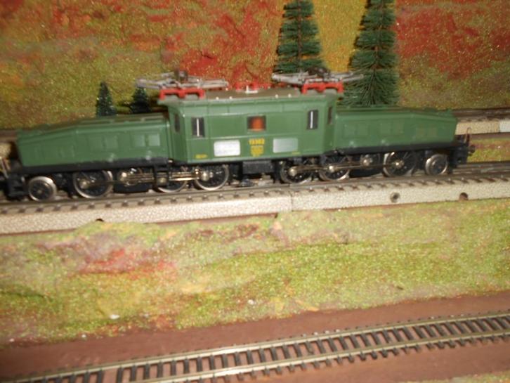 Märklin 3056 Zwitserse krokodil, van de SBB CFF, groen, Hobby en Vrije tijd, Modeltreinen | H0, Zo goed als nieuw, Locomotief