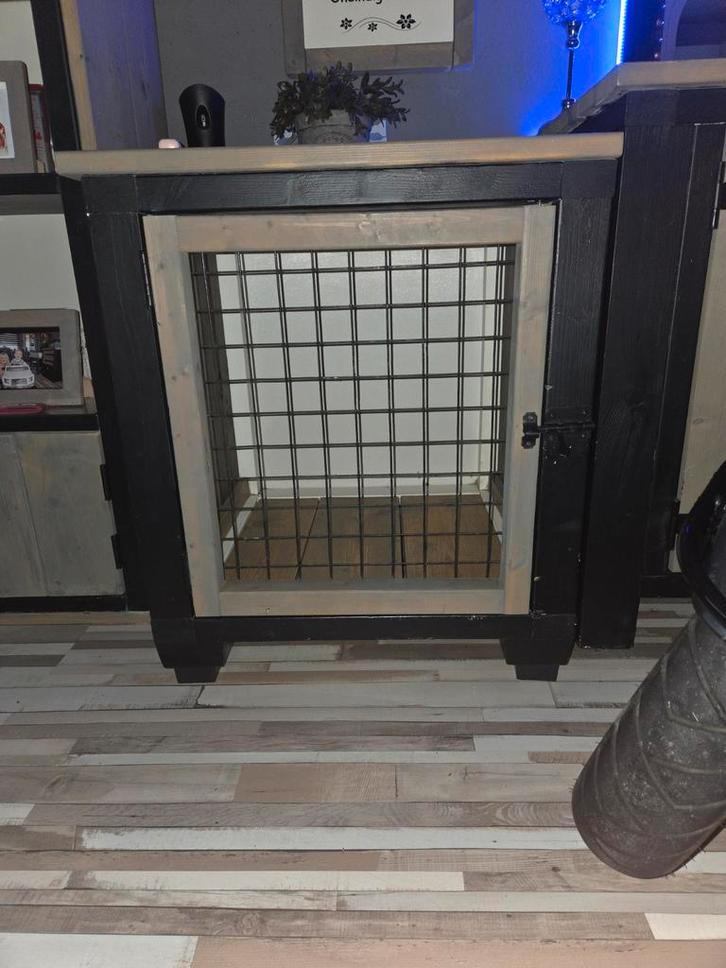 Van streigerhout een mooie bench/ hondenhok, Dieren en Toebehoren, Hondenhokken, Ophalen of Verzenden