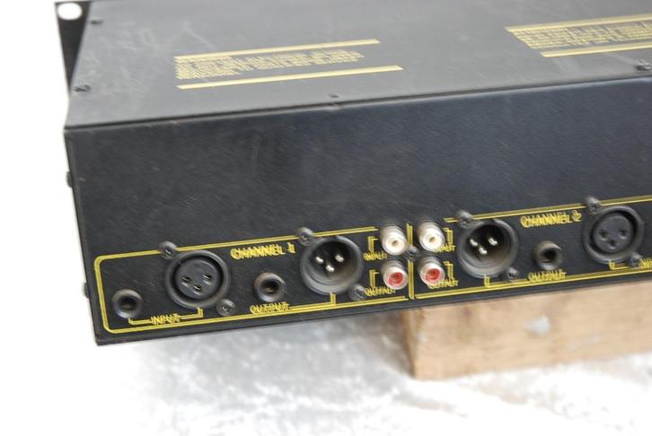 AB Twee kanaals equalizer model 231   <25252392>, Muziek en Instrumenten, Instrumenten | Onderdelen, Gebruikt, Overige instrumenten