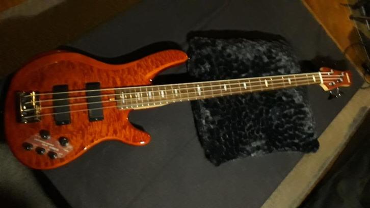 Yamaha trb1004j , NIEUW IN DE DOOS!!, Muziek en Instrumenten, Snaarinstrumenten | Gitaren | Bas, Nieuw, Elektrisch, Ophalen of Verzenden