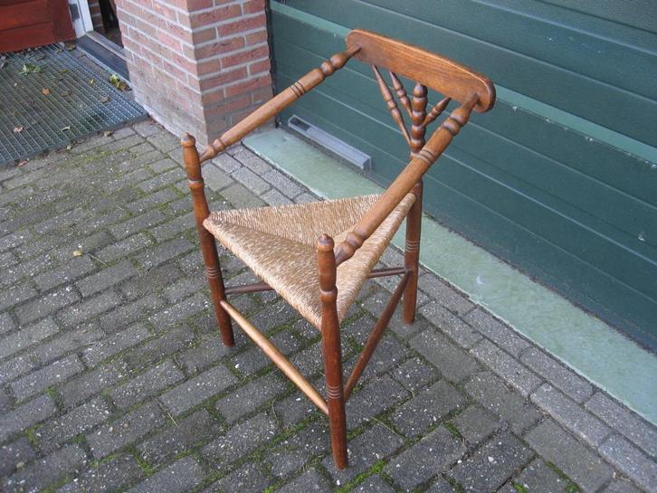 ANTIEK DRIEHOEKSTOELTJE BREISTOEL, Antiek en Kunst, Antiek | Meubels | Stoelen en Banken, Ophalen