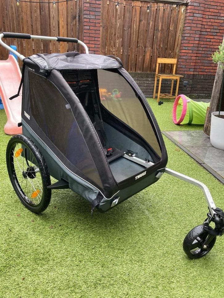 Thule Coaster XT fietskar + 4 stuks Thule asbevestiging, Fietsen en Brommers, Fietsaccessoires | Aanhangers en Karren, Gebruikt
