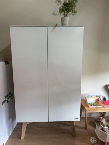 Kinder kleding kast 2 deurs Hoogglans wit beschikbaar voor biedingen