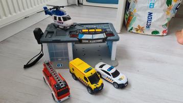 Garage met geluid. Incl auto's en helicopter beschikbaar voor biedingen