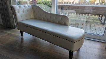 Stijlvolle Chaise Longue – Klassieke Elegantie in Wit beschikbaar voor biedingen