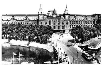 970410	Amsterdam	Centraal Station	1955	Gelopen met zegel beschikbaar voor biedingen