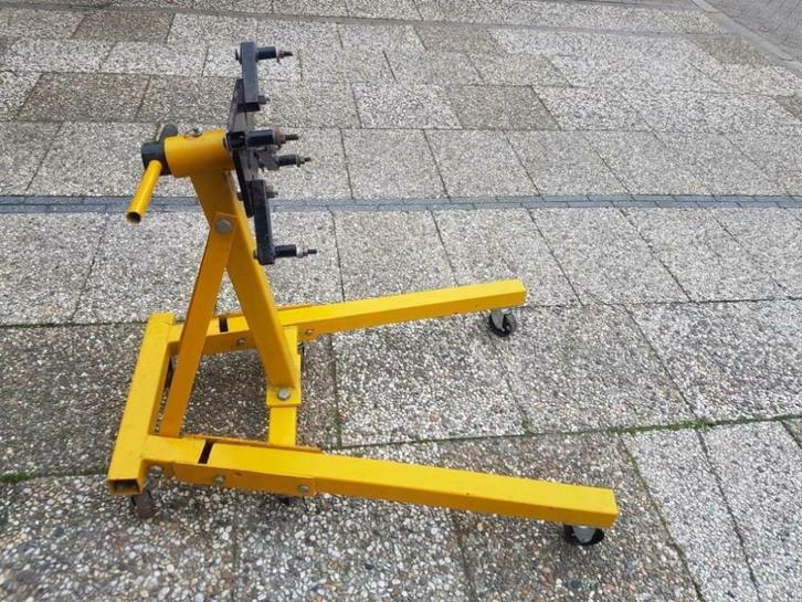 Te huur: Motormontagesteun / Motorblok stand / montagesteun., Auto diversen, Autogereedschap, Gebruikt, Ophalen
