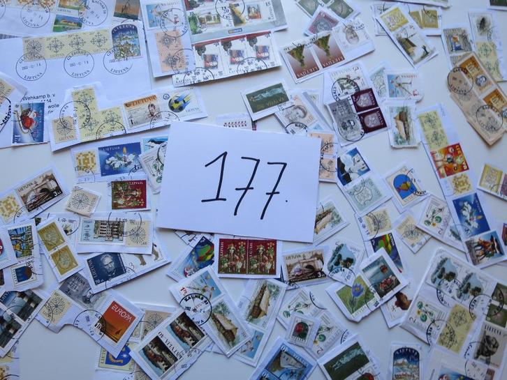 (177) Partijtje Postzegels Letland Onafgeweekt, Postzegels en Munten, Postzegels | Volle albums en Verzamelingen, Buitenland, Ophalen