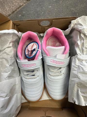 Sport schoenen maat 28 meisje beschikbaar voor biedingen