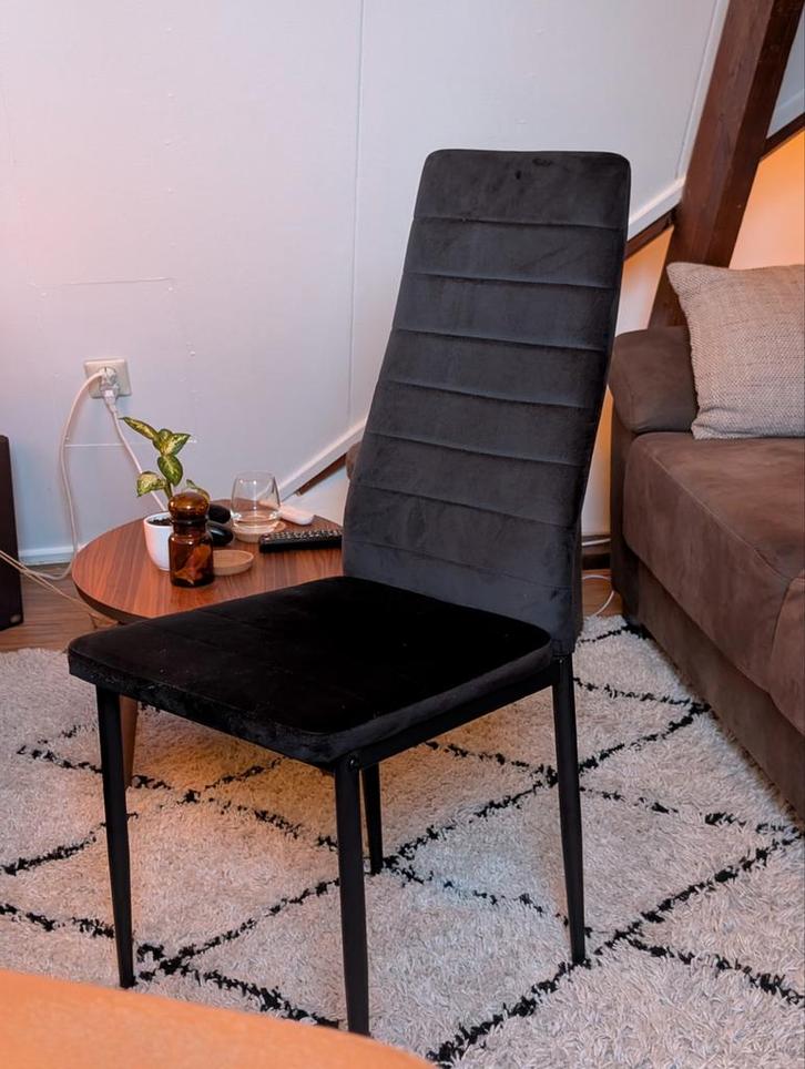 4x Zwarte Eetkamerstoelen - Zo Goed Als Nieuw - Set van 4, Huis en Inrichting, Stoelen, Zo goed als nieuw, Vier, Stof, Zwart, Ophalen