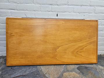 Eriba tafel. Inklapbare en verstelbare poten. 45 bij 90 cm beschikbaar voor biedingen