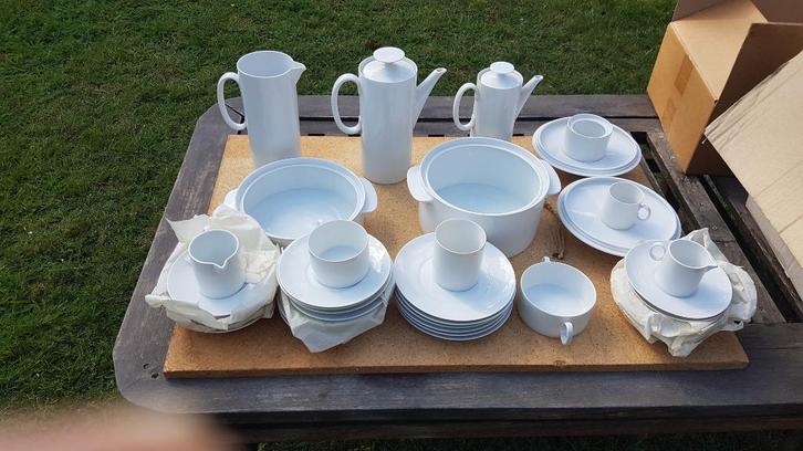 wit servies van firma Thomas uit Duitsland, Huis en Inrichting, Keuken | Servies, Zo goed als nieuw, Compleet servies, Effen, Porselein