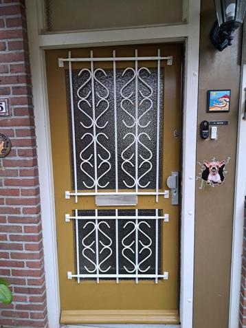 ijzeren deurrooster. beschikbaar voor biedingen