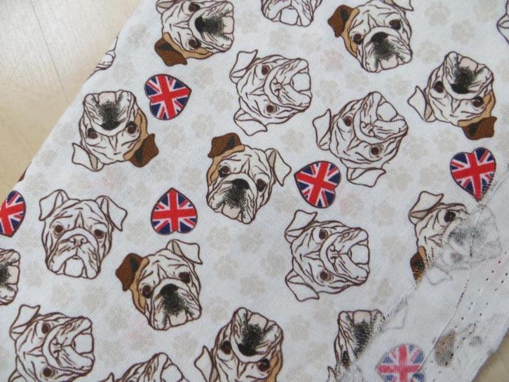 stof/Bulldog/Harten/Engeland/patchwork/quilts/katoem, Hobby en Vrije tijd, Stoffen en Lappen, Nieuw, Katoen, 30 tot 120 cm, 30 tot 200 cm